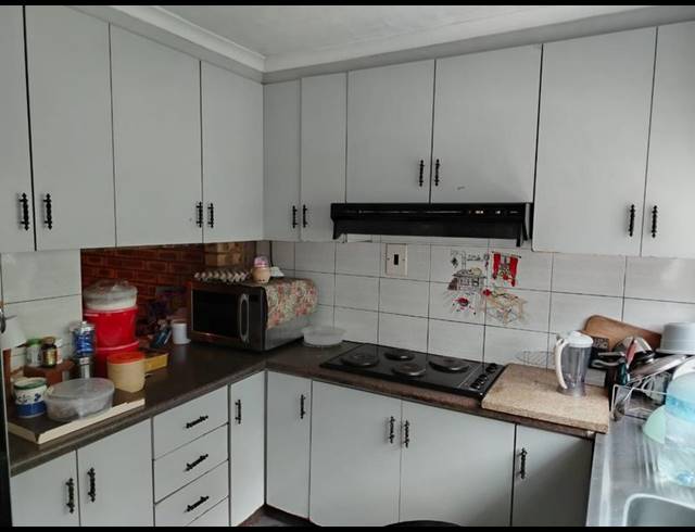 3 BEDROOM HOUSE FOR SALE IN NEWLANDS WEST